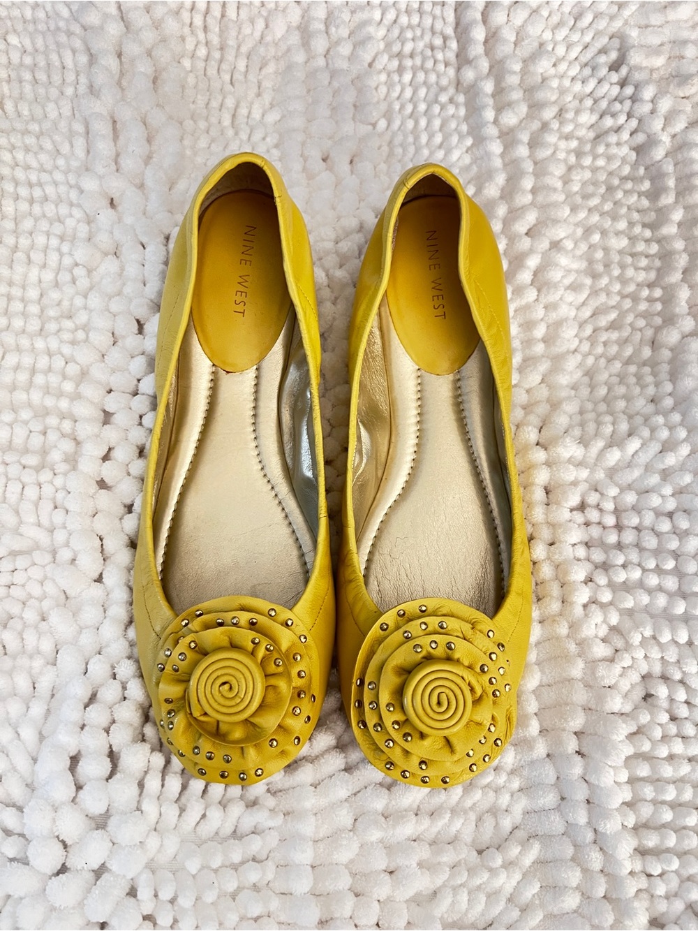 Nine West Women Yellow Comfortable rubber sole Dress Shoes Box Label - Size 9